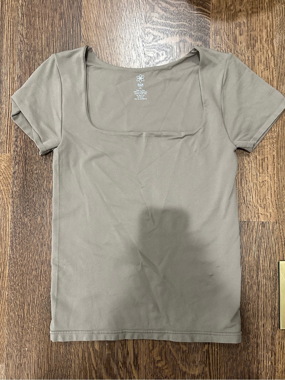 Women’s large/extra large TAUPE Top by AURA